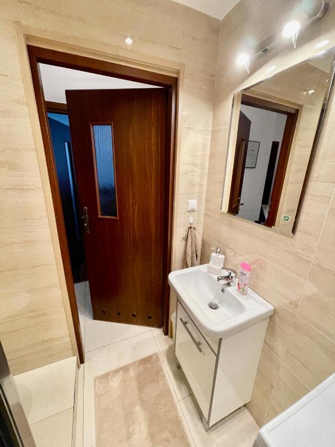 Apartmán Diamond Metro Wifi 300 Mbs 70'Tv Netflix Hbo Appletv+ Varšava Exteriér fotografie