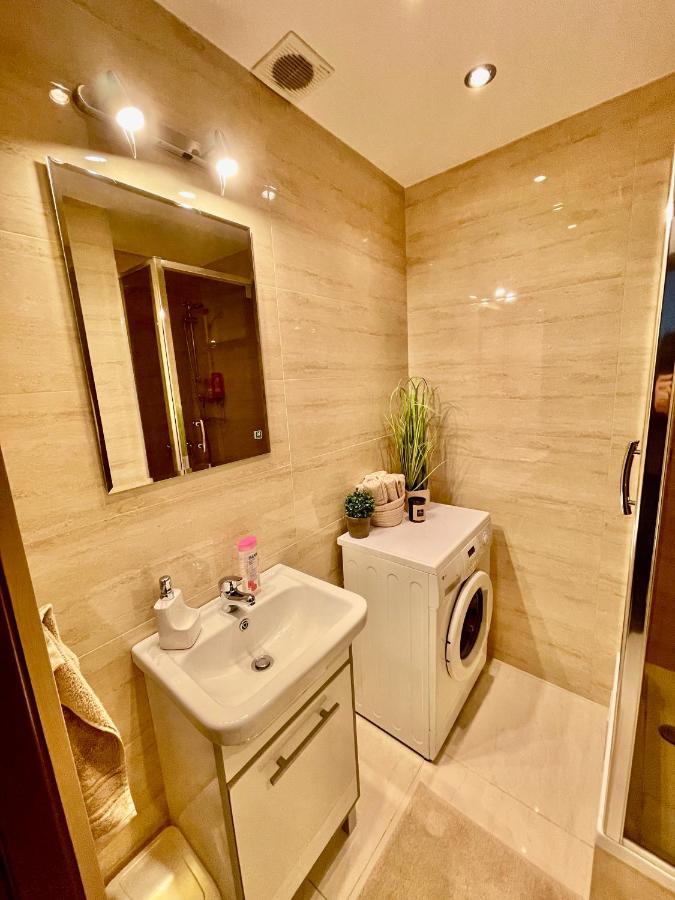 Apartmán Diamond Metro Wifi 300 Mbs 70'Tv Netflix Hbo Appletv+ Varšava Exteriér fotografie